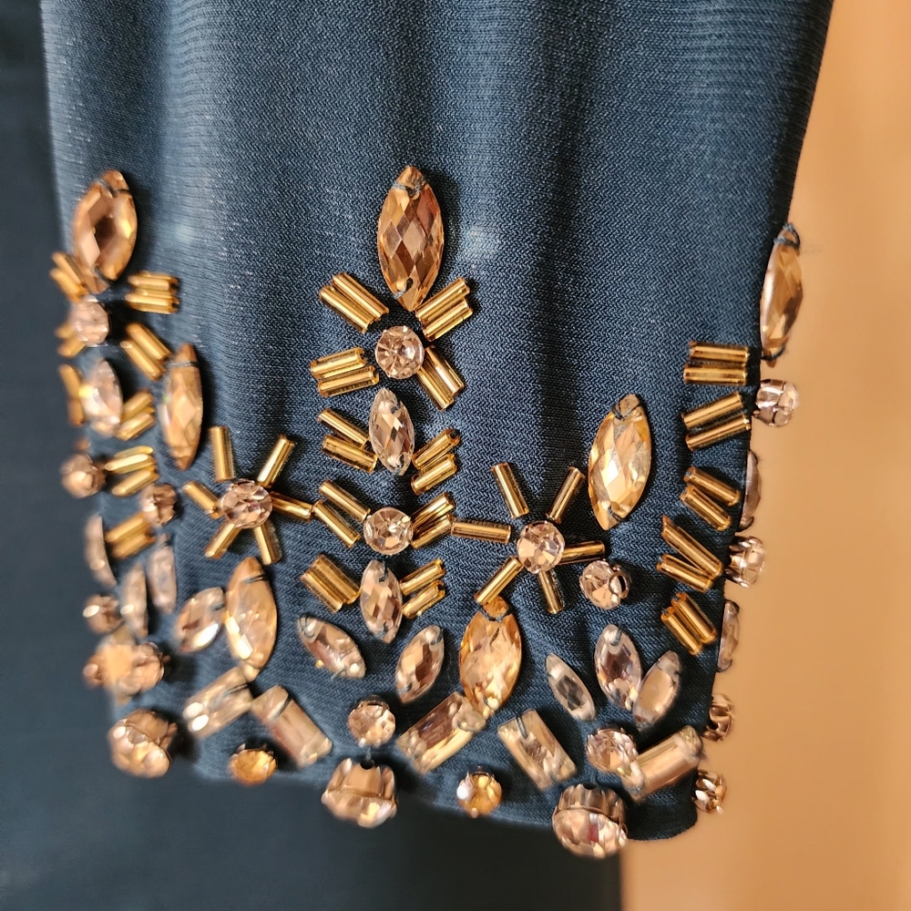 š„Mac Duggal Elegant One-Shoulder Teal Evening Gown with sleeve embellishment. - Picture 12 of 17